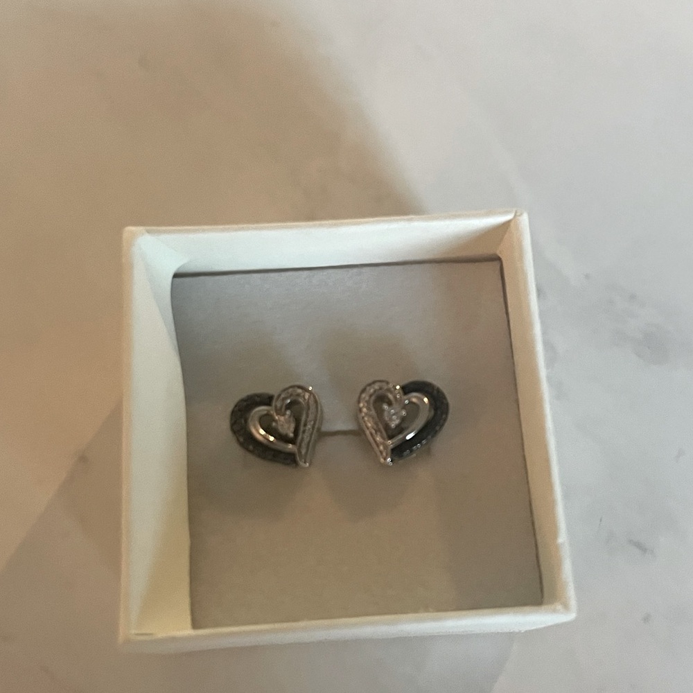 NWOT Kay Jewelers Silver Heart with Black & White Diamond Accent Earrings